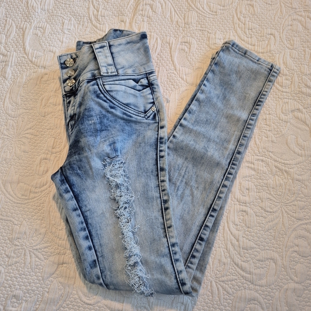 M. Michel light blue size 7 distressed front jeans, 3 button Hold em Up NWT